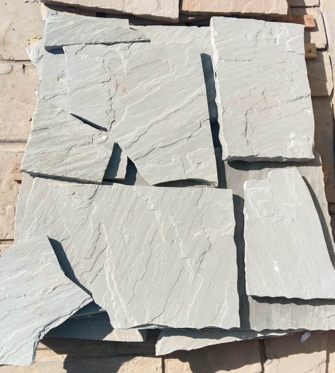 Crazy / Flagstone paving