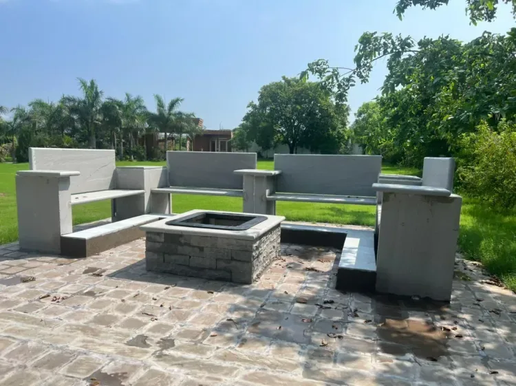 Fire Pits & Circles � Curved Stone Seating & Fire Pit Enclosure